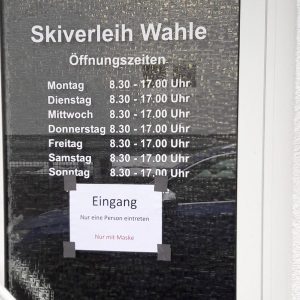Eingang und Tür bei Skiverleih Wahle - Remmeswiese - Öffnungszeiten